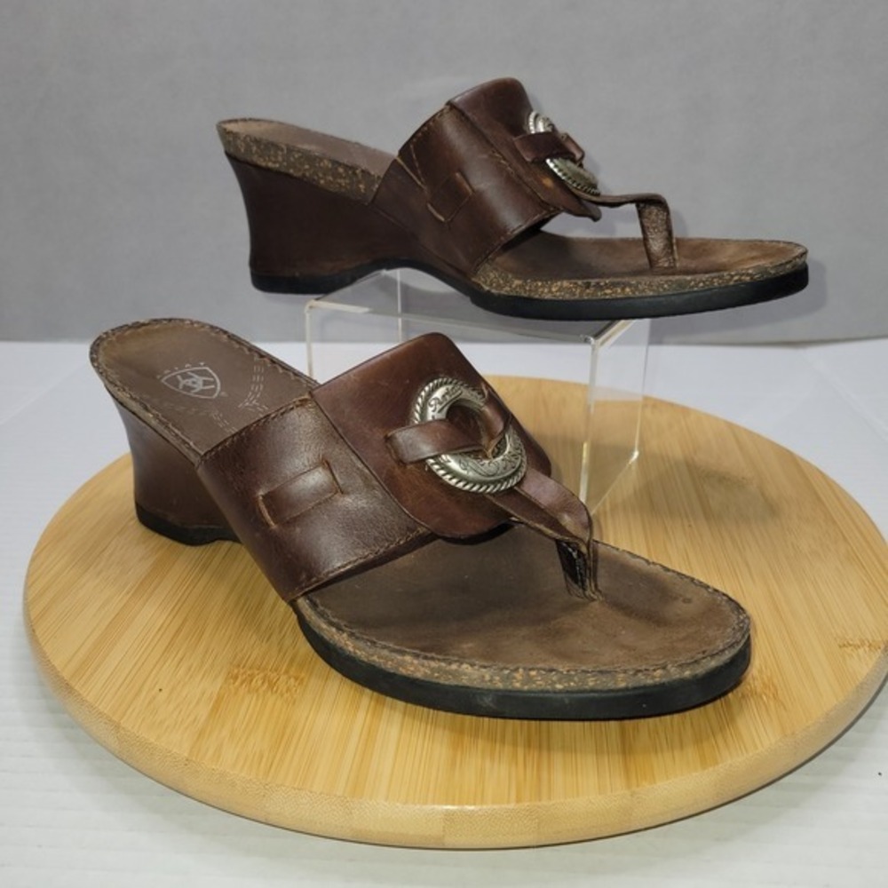 Ariat Wedge Sandals Women 7.5B Brown Leather Western‎ Buckle Thong Shoes